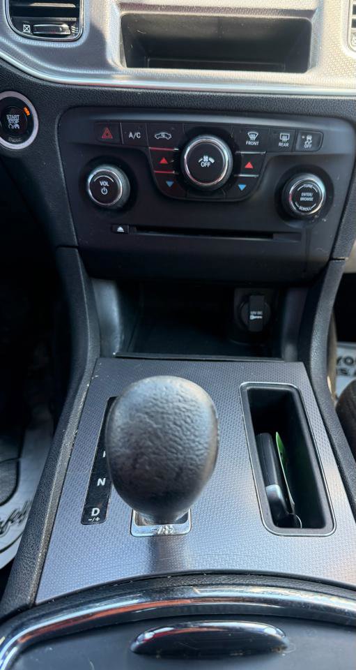 Used 2013 Dodge Charger SE RWD image 20