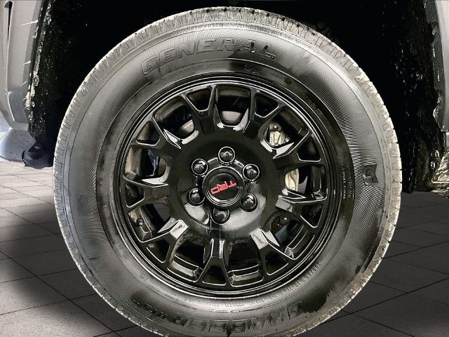 Used 2025 Toyota Tacoma TRD Sport AWD/4WD image 8