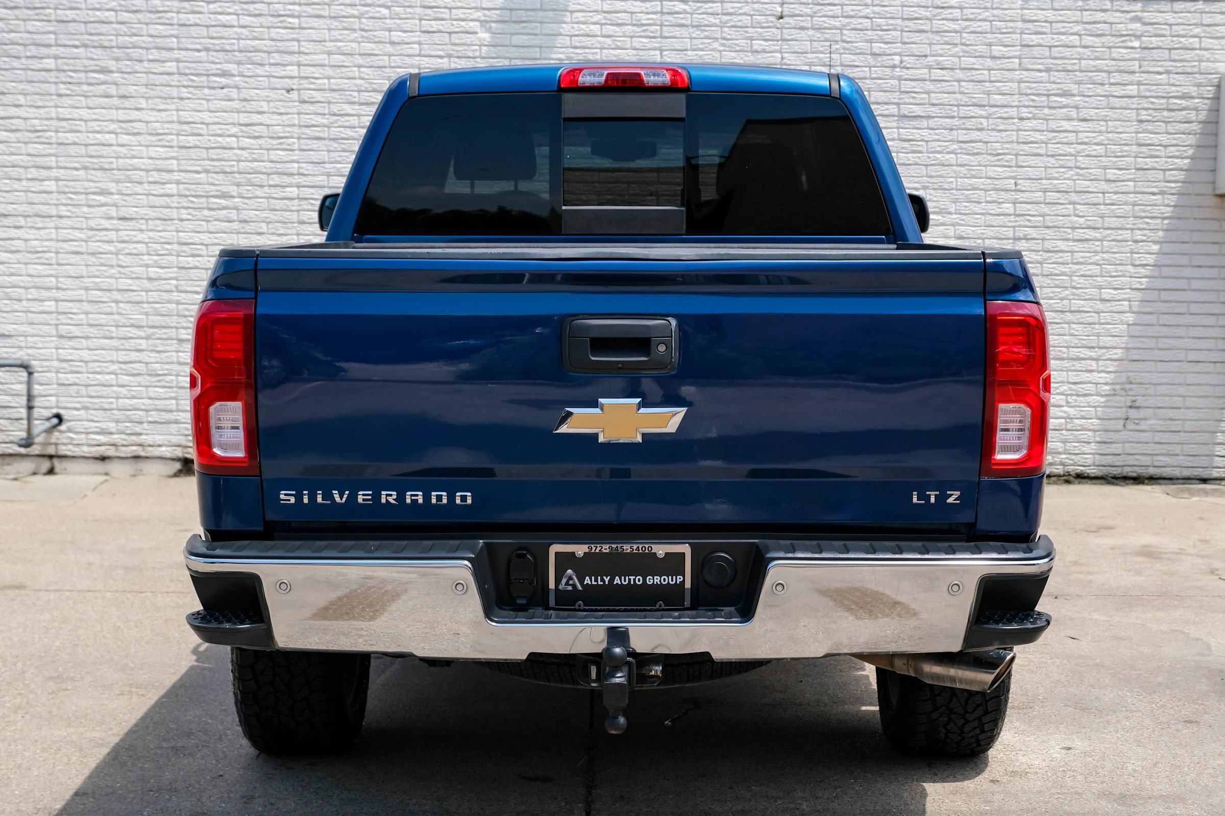 Used 2017 Chevrolet Silverado 1500 LTZ w/ Sport Package RWD image 8