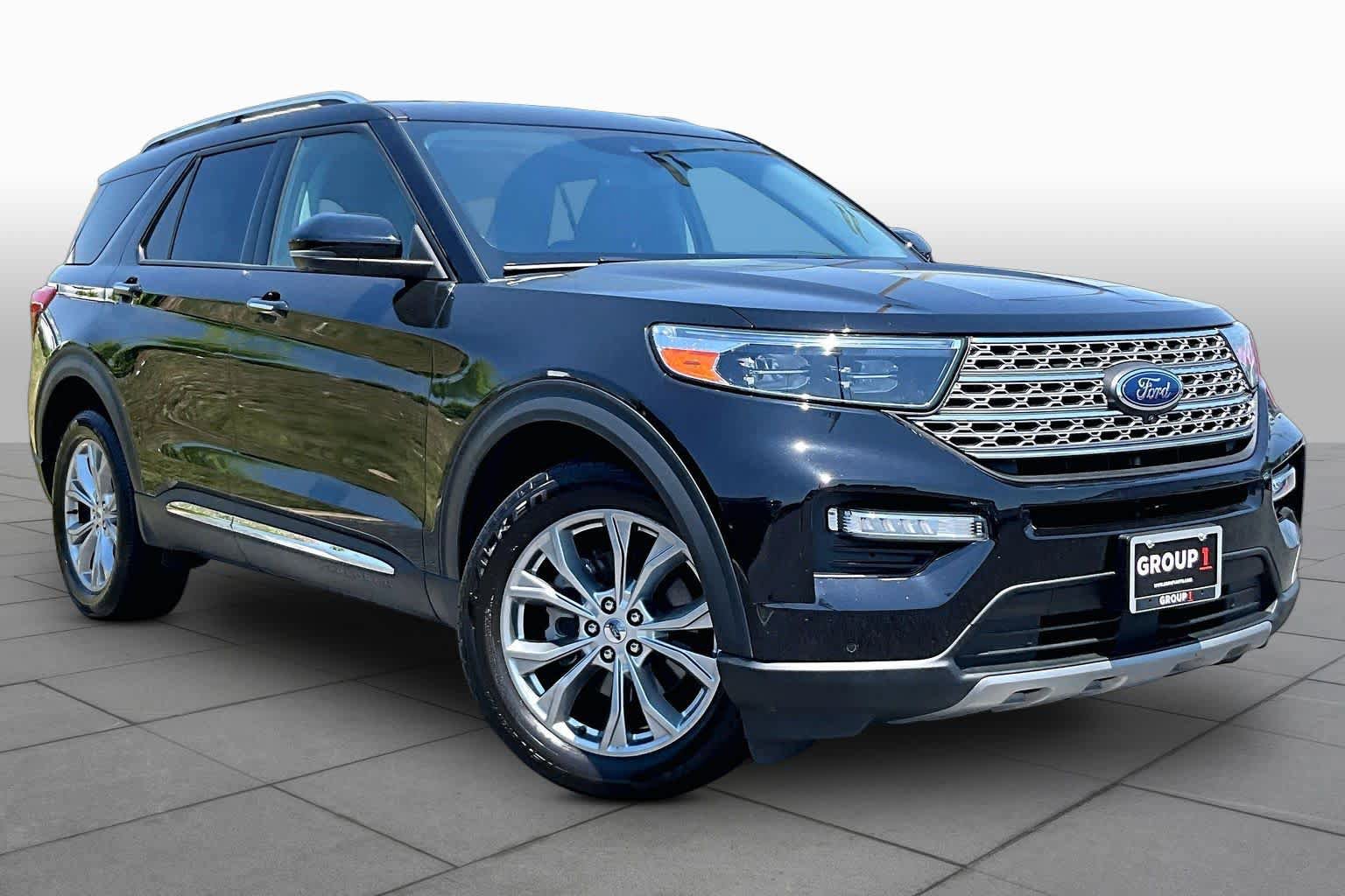 Used 2023 Ford Explorer Limited w/ Equipment Group 301A AWD/4WD image 3