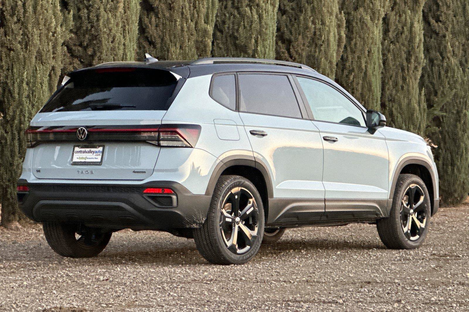 New 2026 Volkswagen Taos SE AWD/4WD image 3