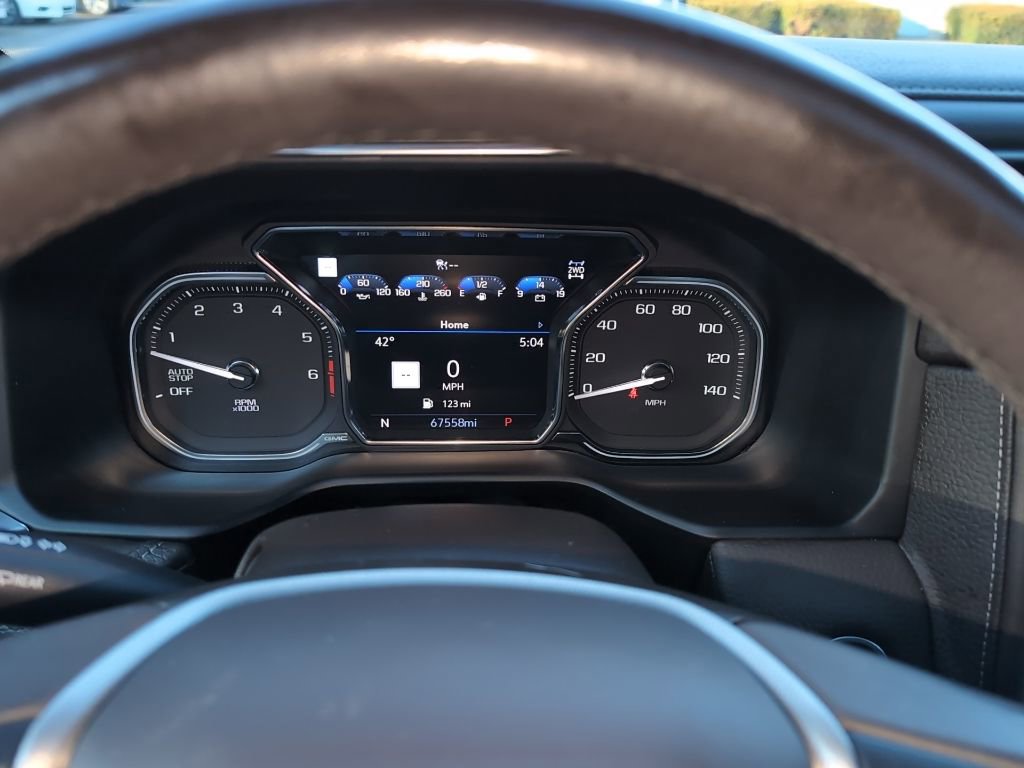 Used 2021 GMC Yukon Denali w/ Denali Ultimate Package image 28