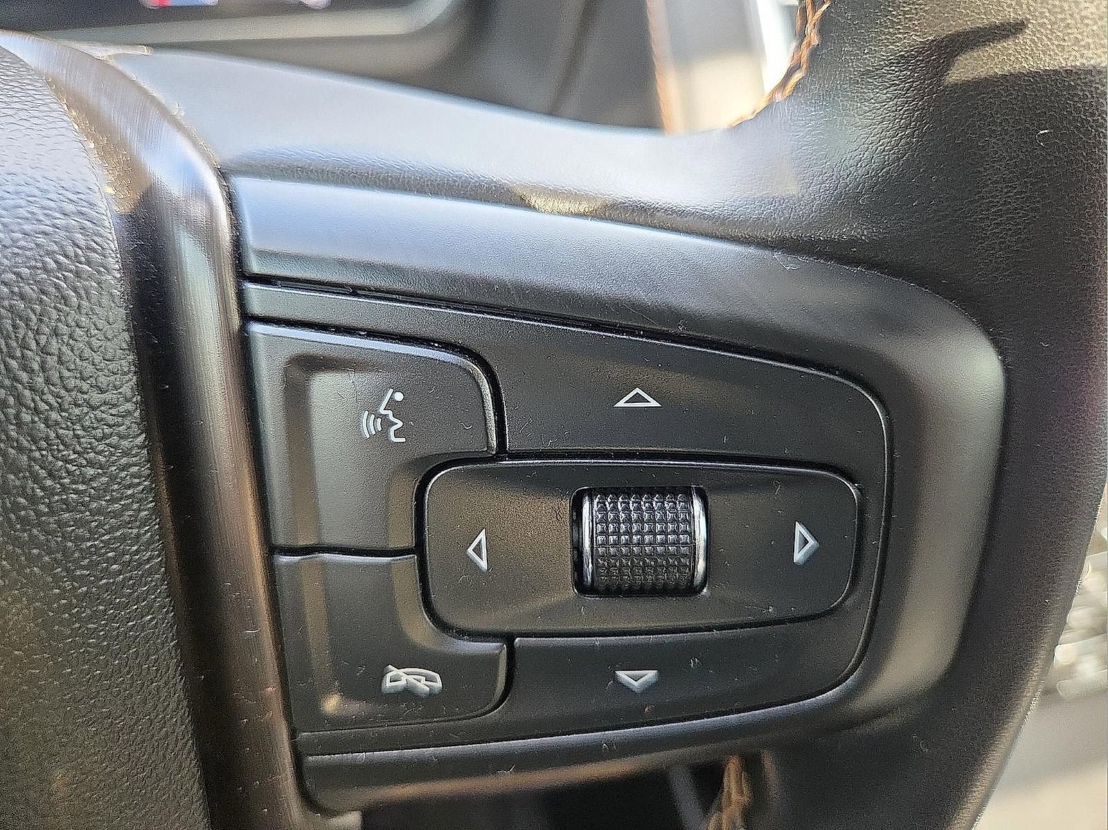 Used 2023 GMC Yukon XL AT4 w/ AT4 Premium Plus Package image 19