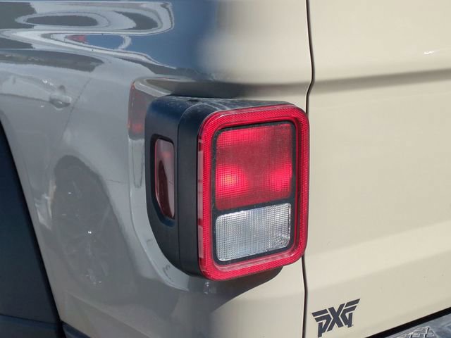 Used 2020 Jeep Gladiator Sport w/ Auxiliary Switch Group AWD/4WD image 9