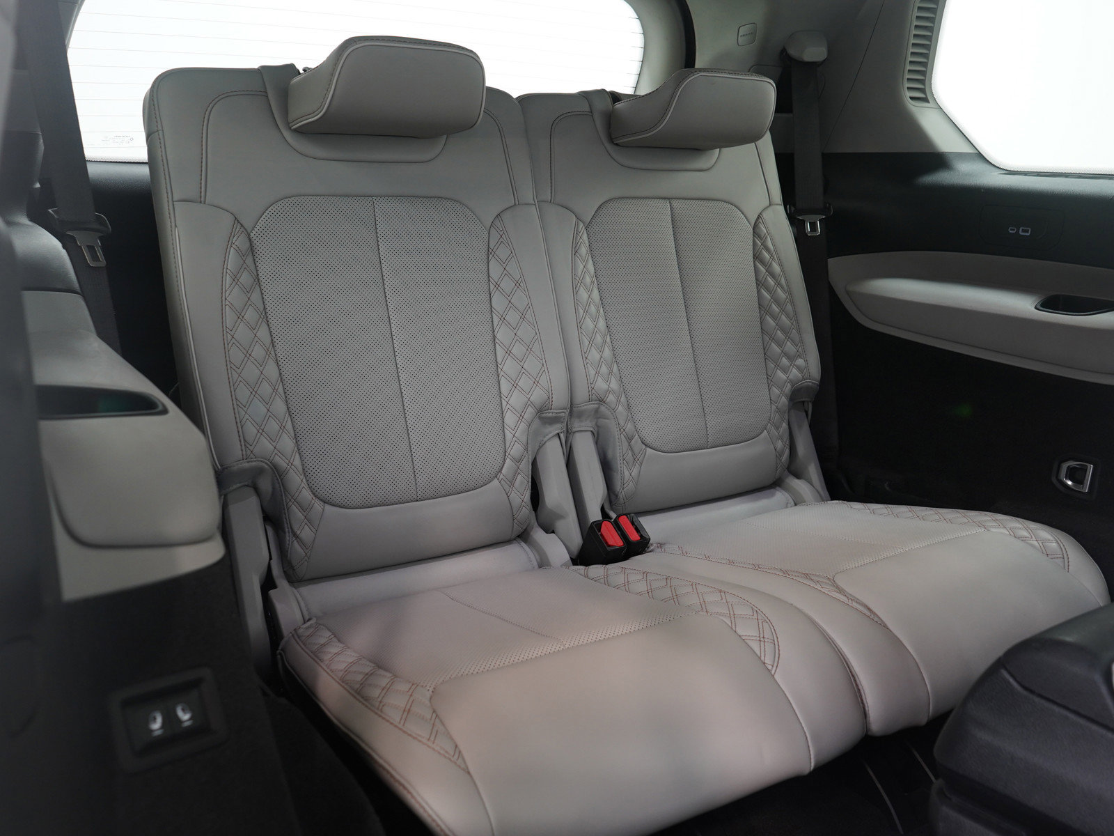 Used 2021 Jeep Grand Cherokee L Summit w/ Advanced Protech Group IV AWD/4WD image 17