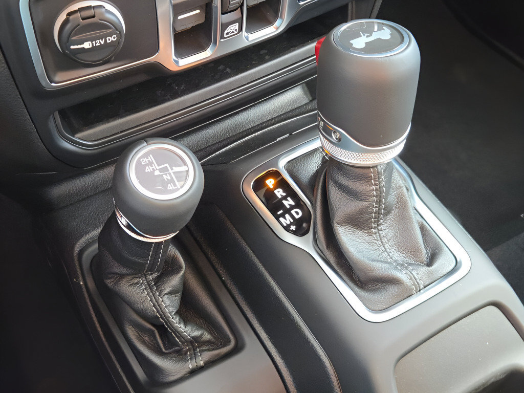New 2026 Jeep Wrangler Unlimited Sahara AWD/4WD image 31