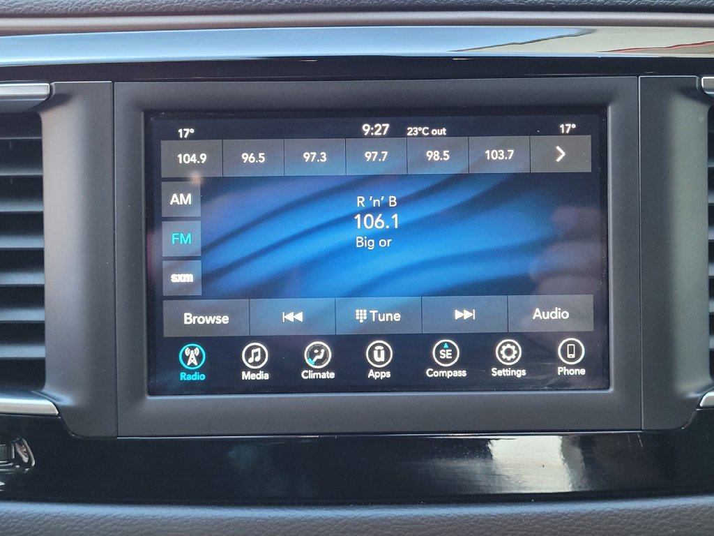 Used 2018 Chrysler Pacifica Touring Plus FWD image 11