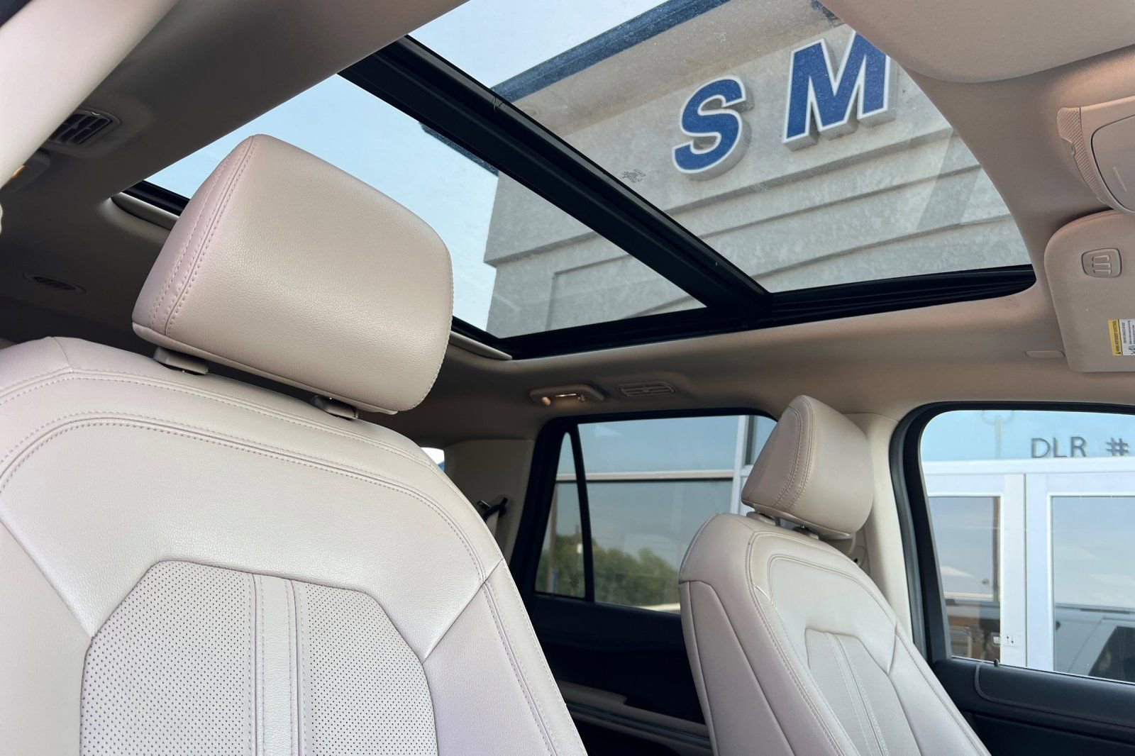 Used 2024 Ford Expedition Max Limited AWD/4WD image 19