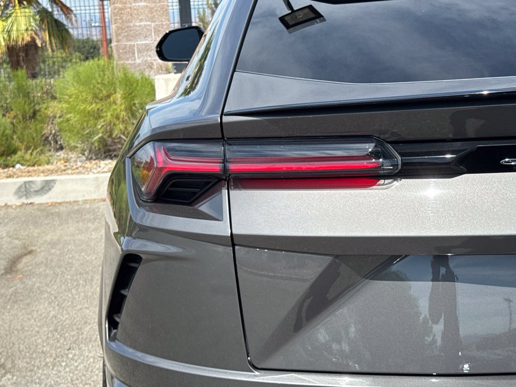 Used 2021 Lamborghini Urus AWD/4WD image 14