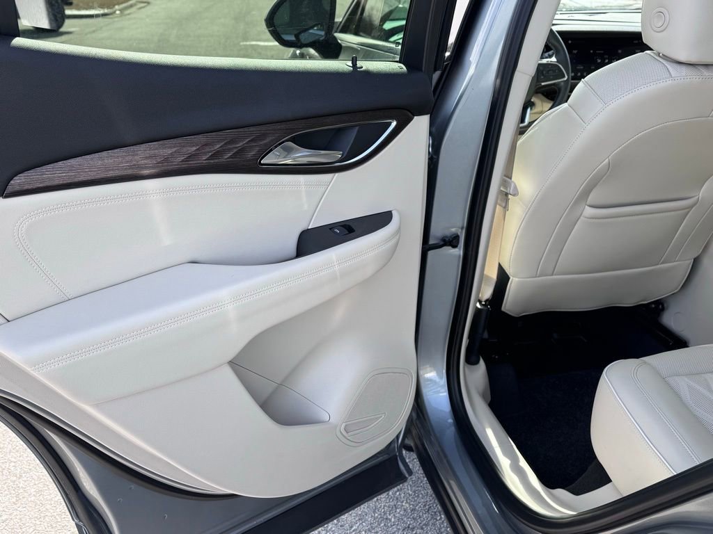 Used 2023 Buick Envision Avenir image 28