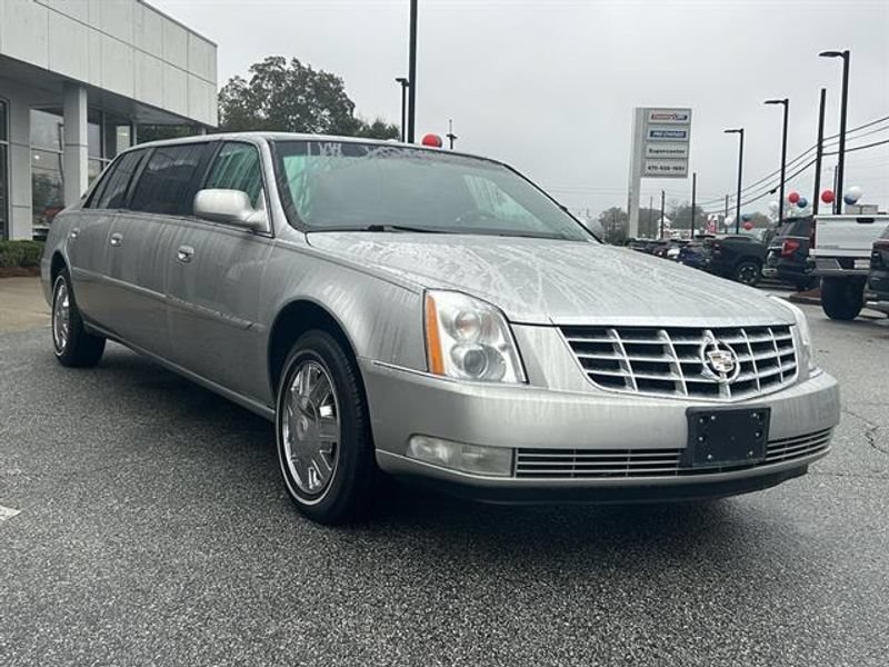 Used 2008 Cadillac DTS Limousine FWD image 4
