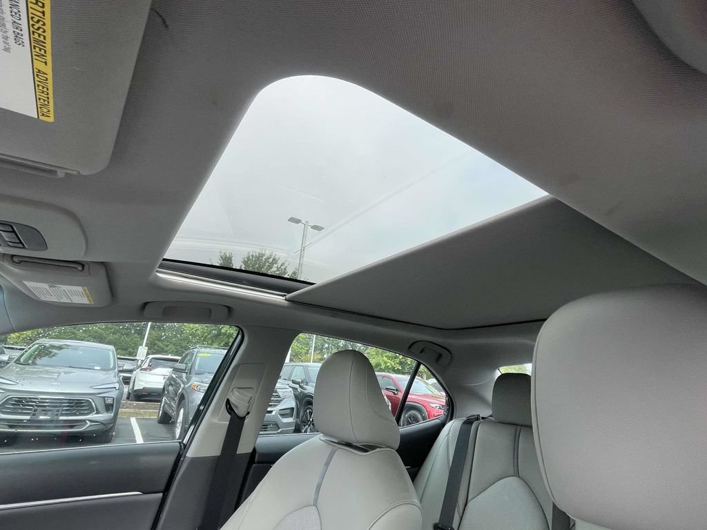 Used 2020 Toyota Camry XSE FWD image 17