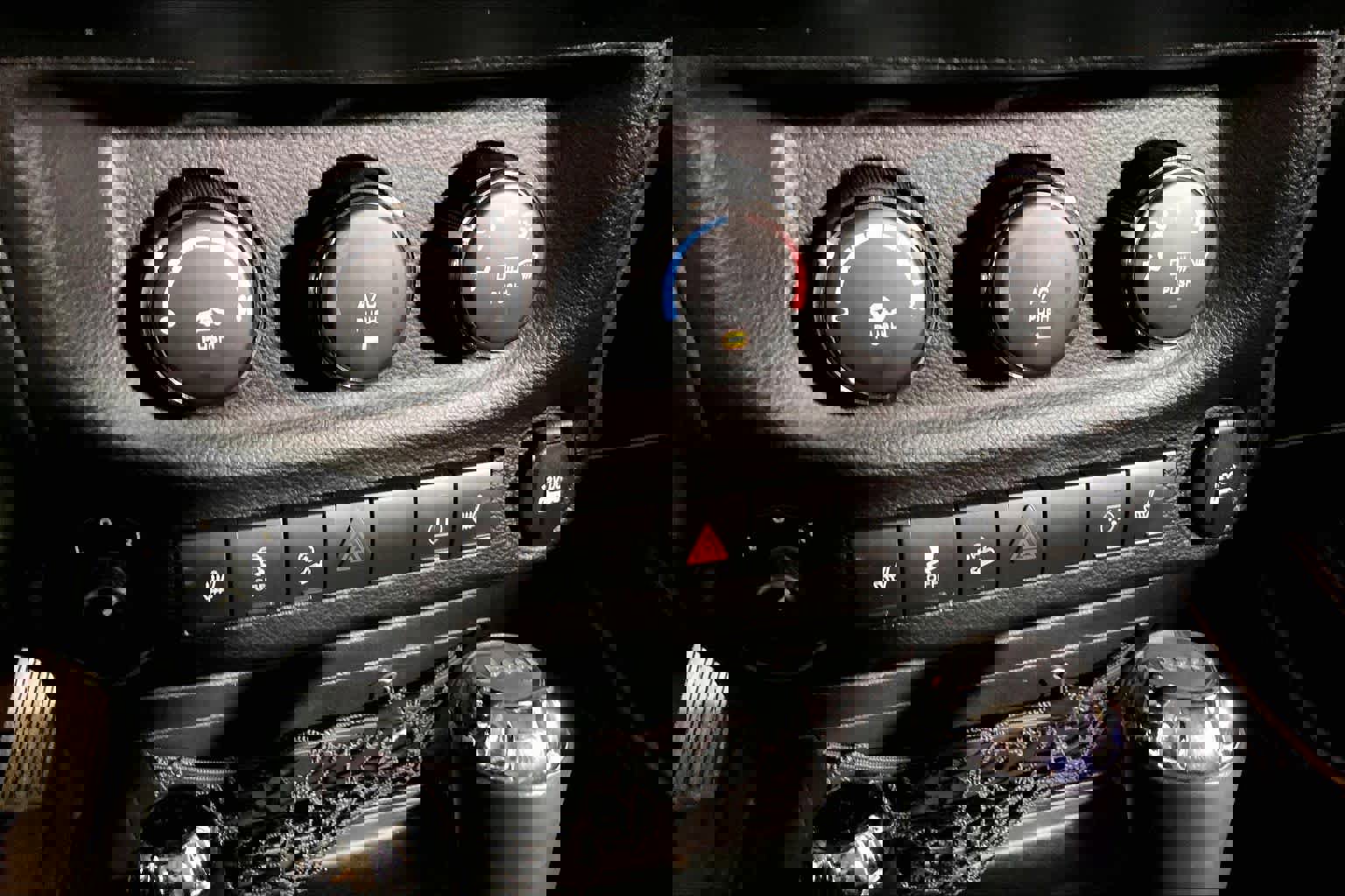 Used 2017 Jeep Wrangler Unlimited Sahara w/ Connectivity Group image 35