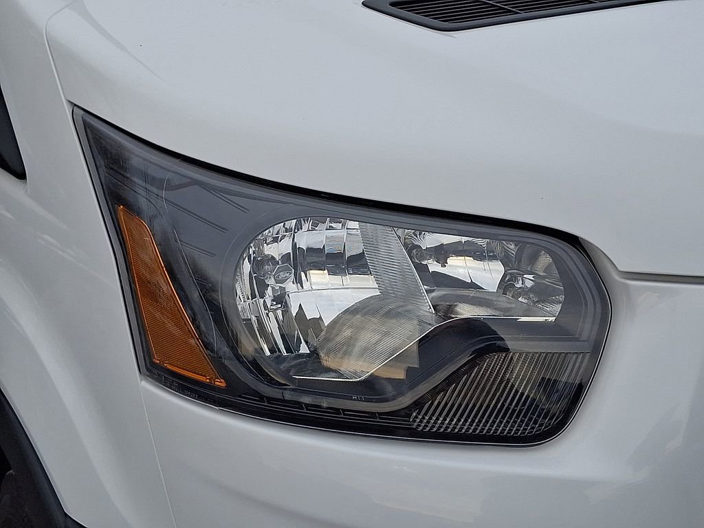 Used 2023 Ford Transit 250 Low Roof AWD w/ Exterior Upgrade Package image 9