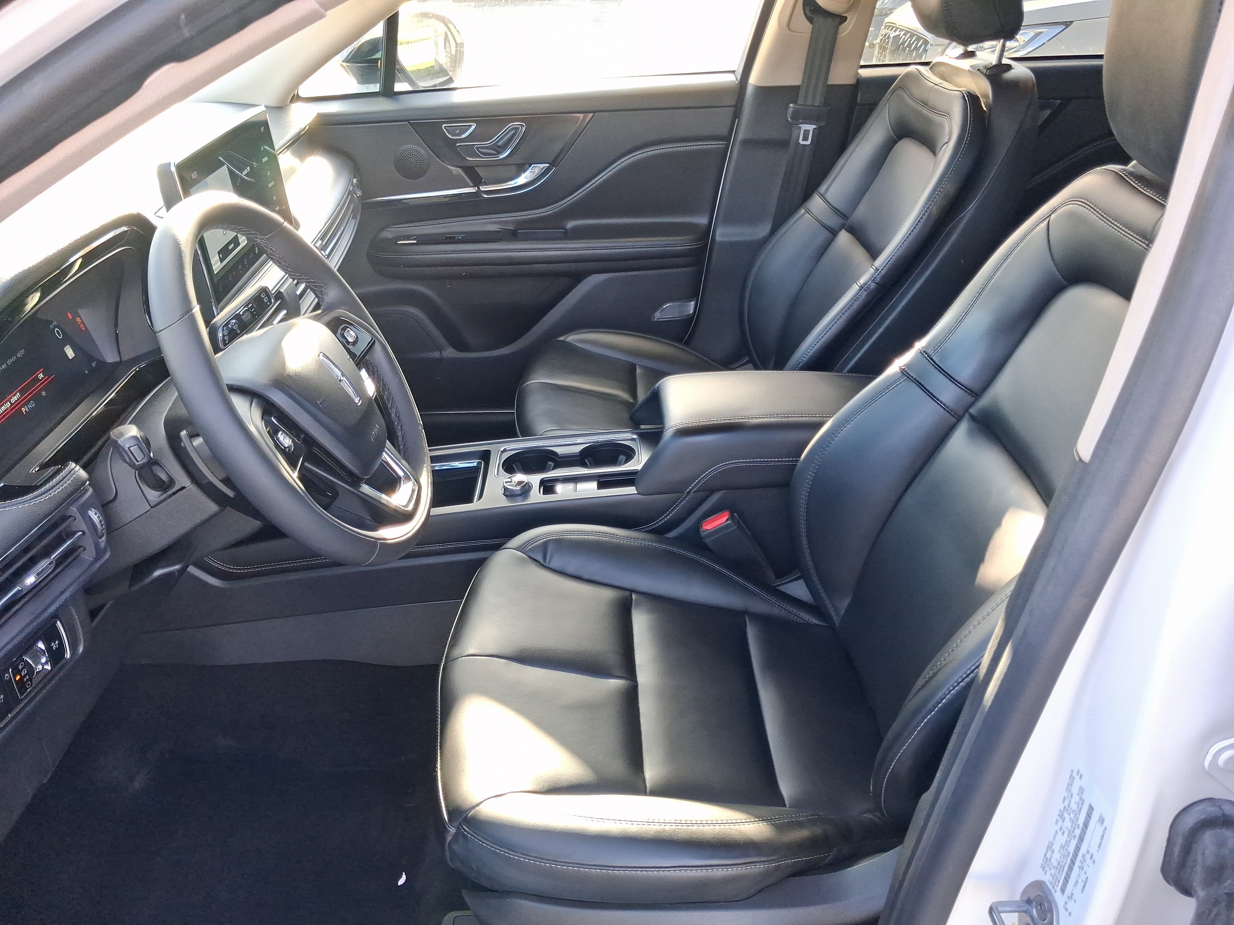 Used 2023 Lincoln Corsair FWD image 11
