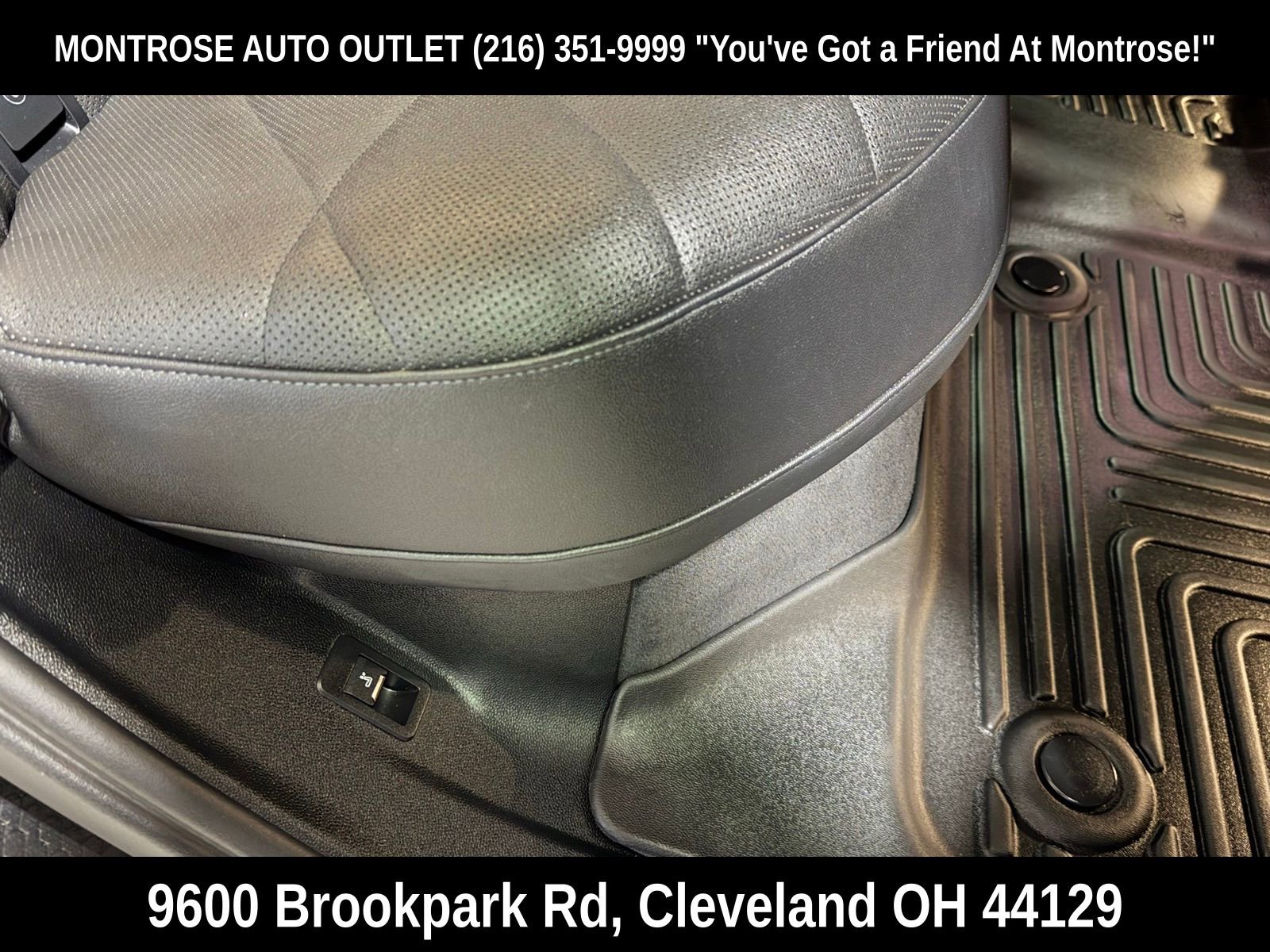 Used 2022 BMW iX xDrive50 w/ Convenience Package image 48