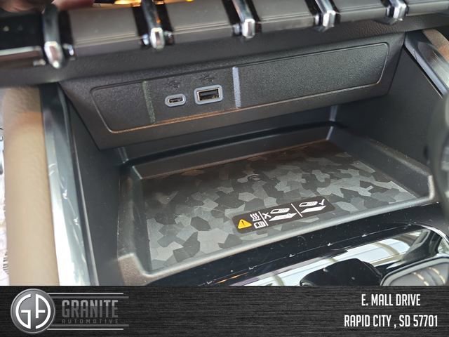 New 2026 GMC Canyon Denali w/ LPO, Denali Black Edition image 32