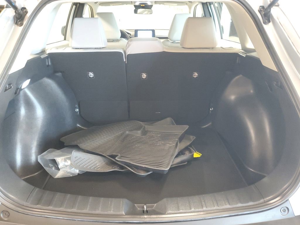 Used 2023 Toyota Corolla Cross L image 8