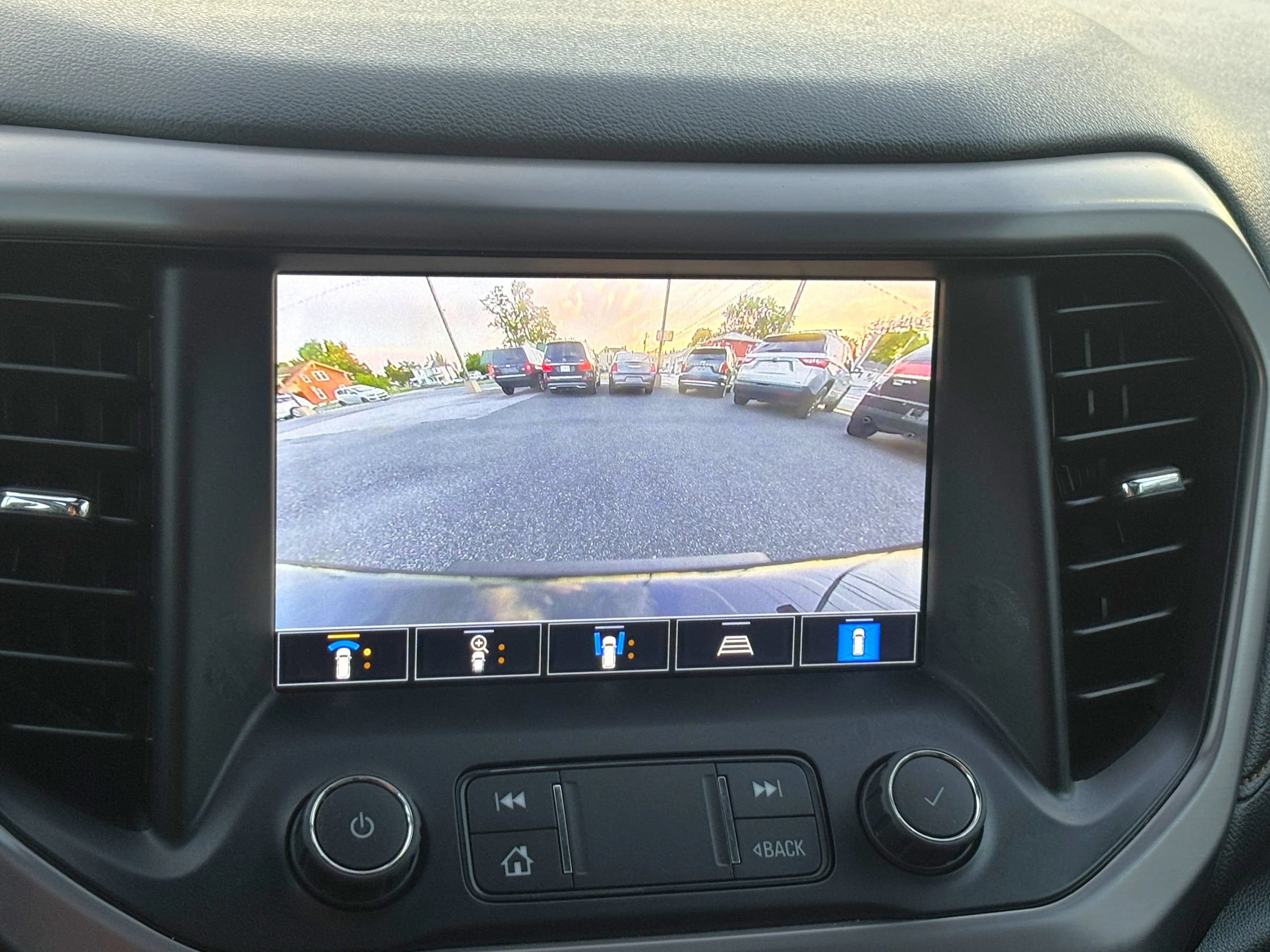 Used 2021 GMC Acadia AT4 w/ Technology Package AWD/4WD image 40