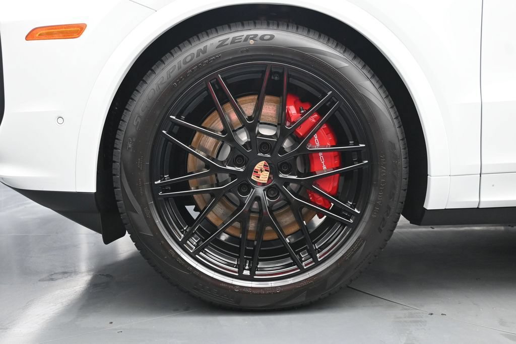 New 2026 Porsche Cayenne S AWD/4WD image 8