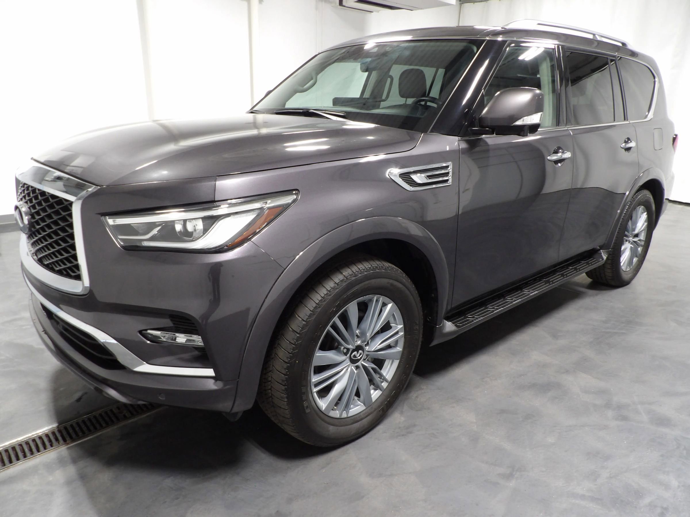 Used 2024 INFINITI QX80 Luxe image 6