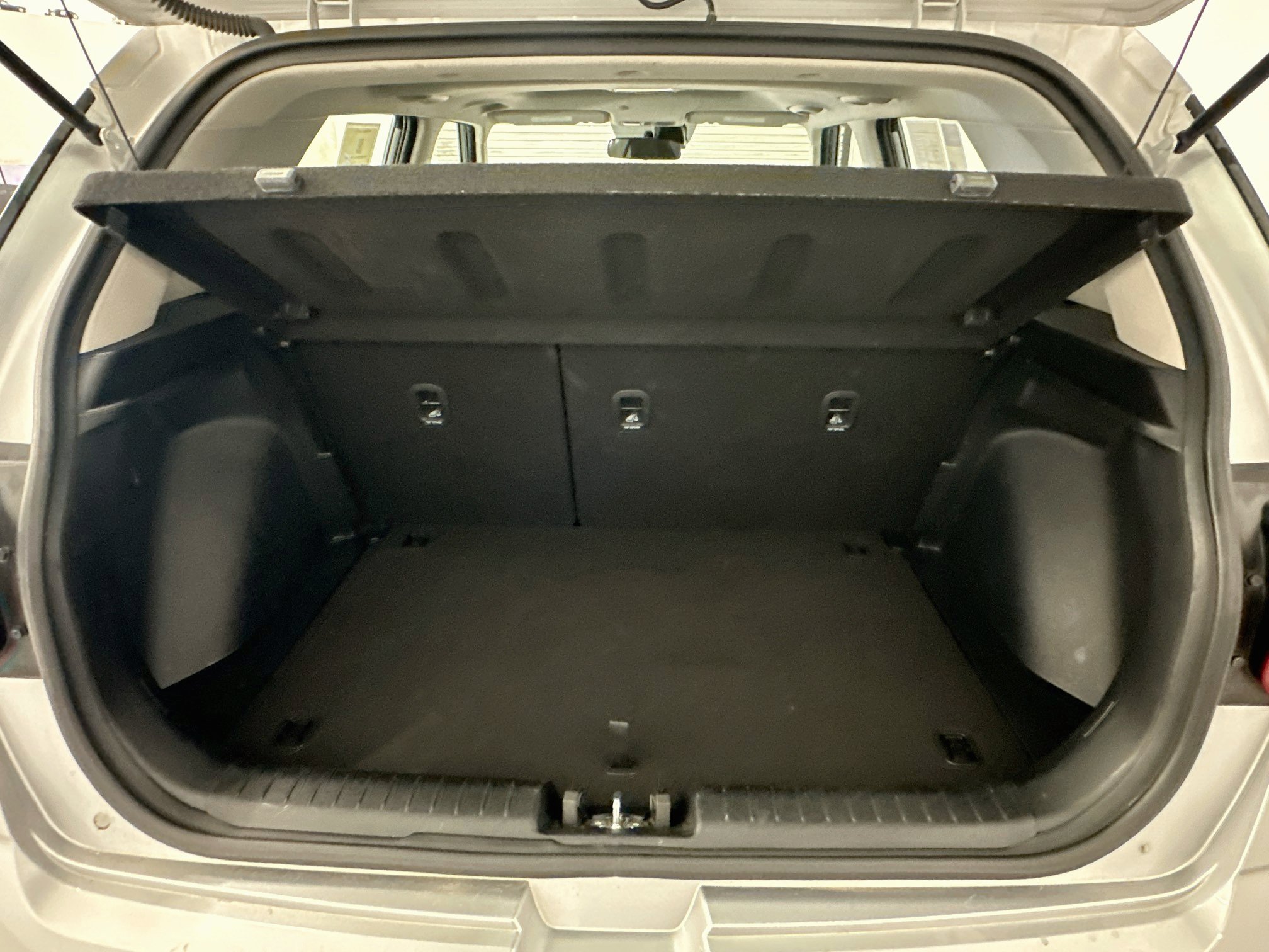 Used 2025 Hyundai Venue SEL FWD image 30