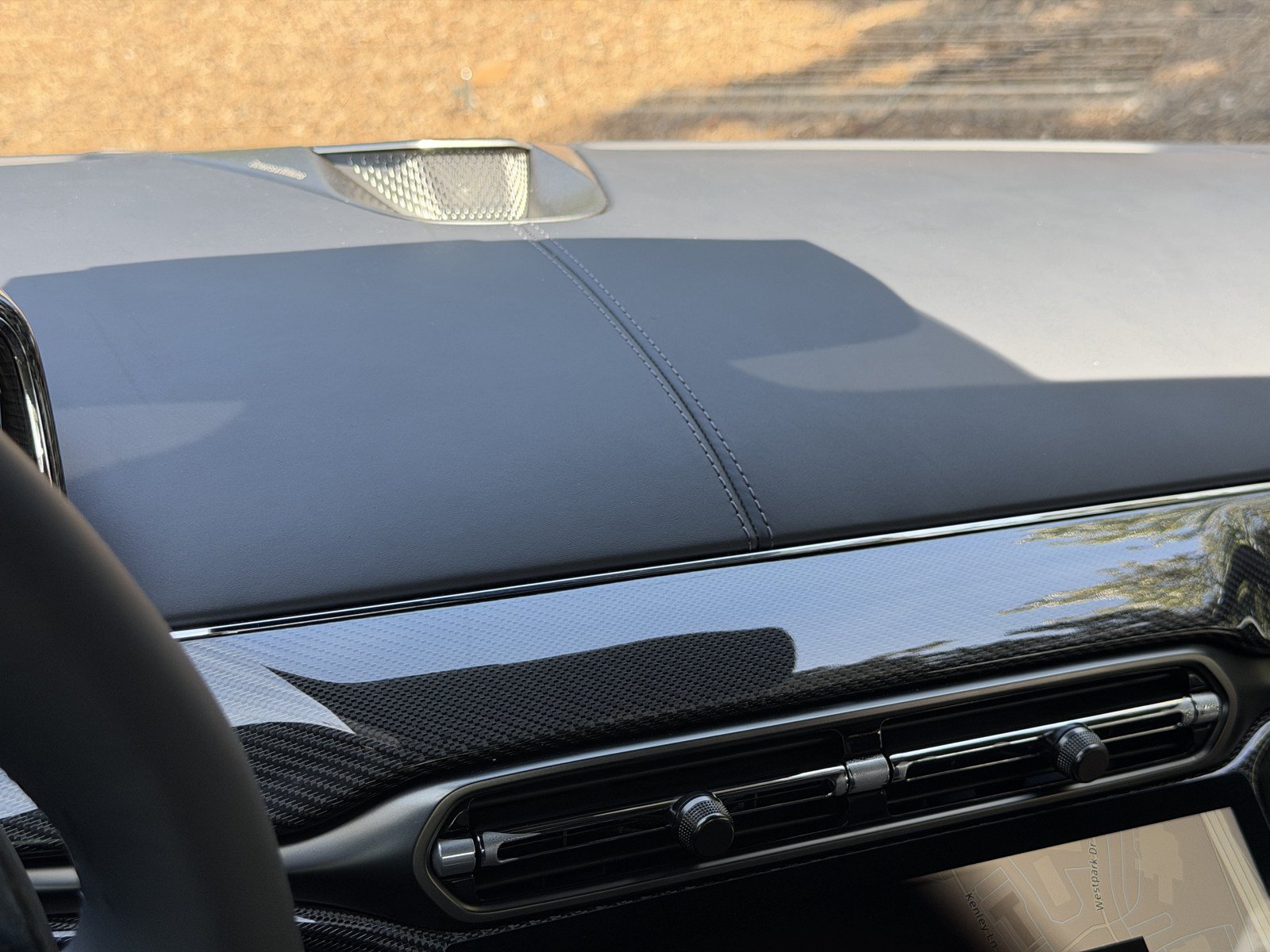 New 2026 Aston Martin Vanquish Convertible RWD image 31