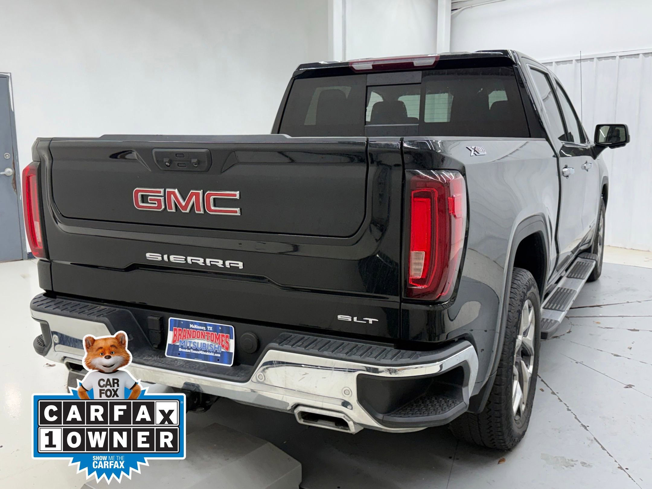 Used 2022 GMC Sierra 1500 SLT AWD/4WD image 3