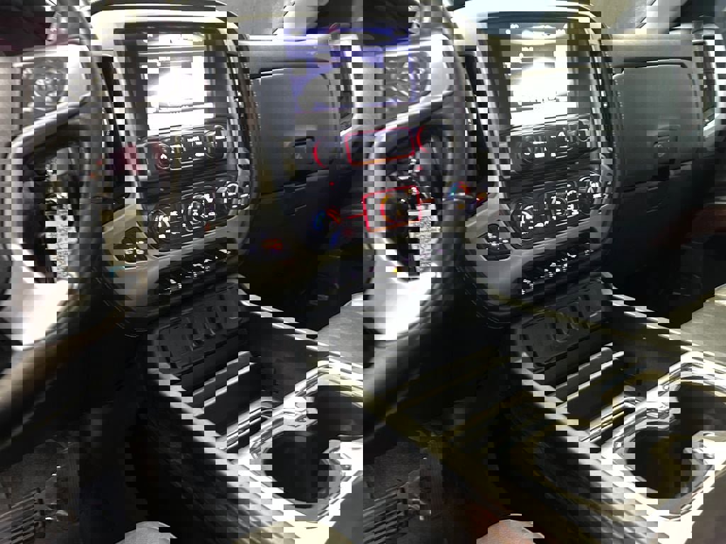 Used 2015 GMC Sierra 2500 SLT w/ Duramax Plus Package image 20