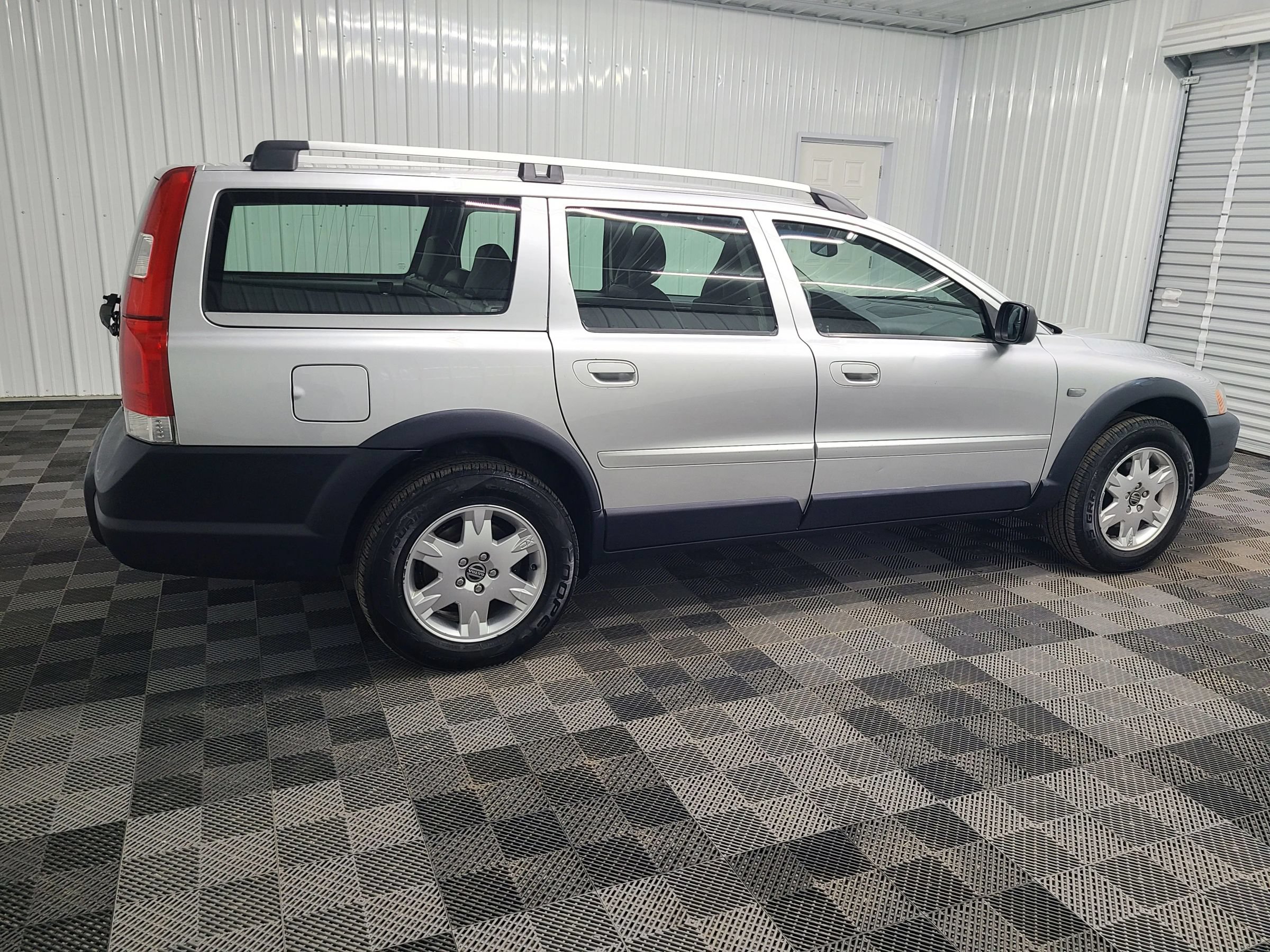 Used 2006 Volvo XC70 Ocean Race Edition AWD/4WD image 12