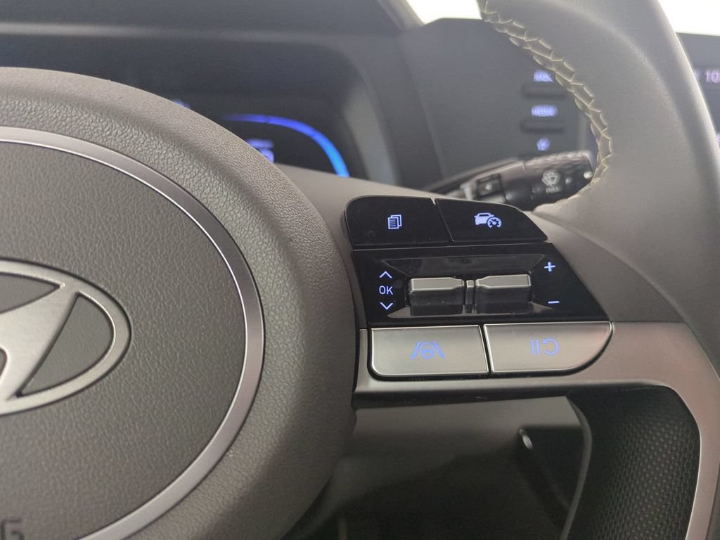 Used 2025 Hyundai Elantra Sport FWD image 30
