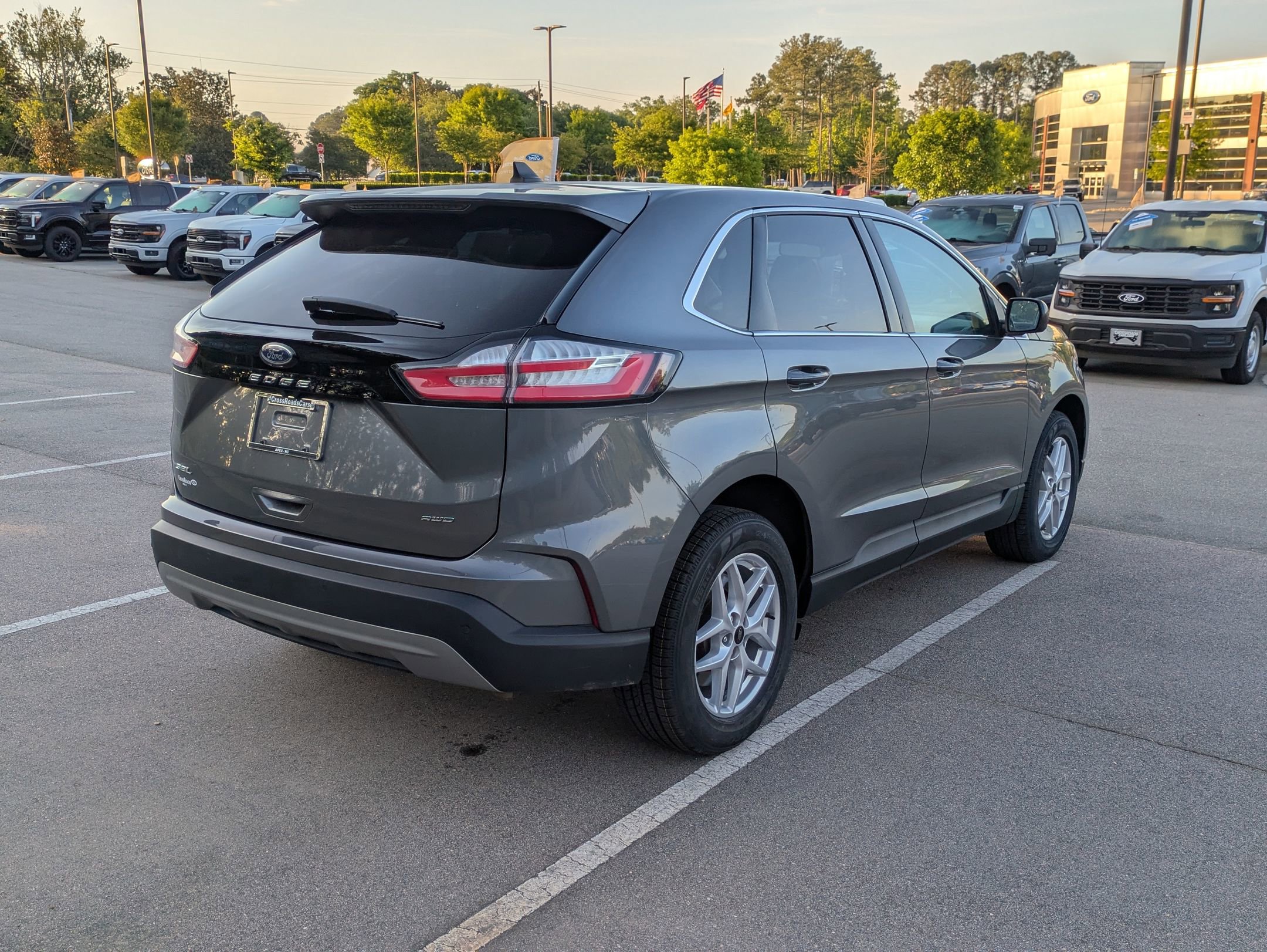 Certified 2024 Ford Edge SEL w/ Convenience Package AWD/4WD image 4