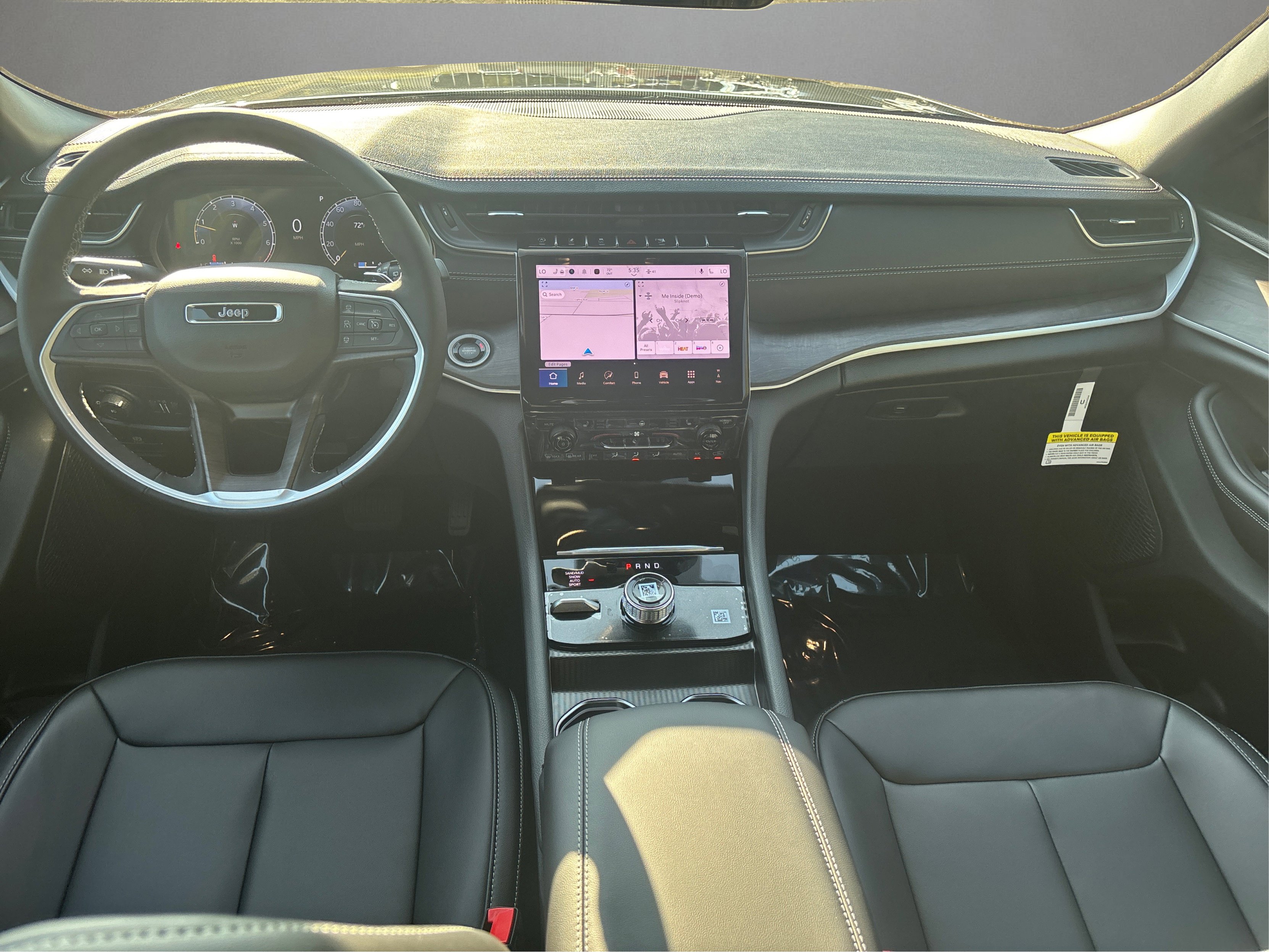 New 2025 Jeep Grand Cherokee Limited w/ Black Appearance Package image 39