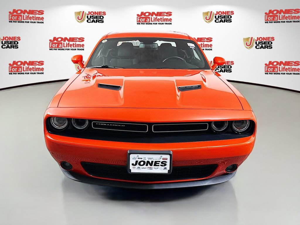 Used 2019 Dodge Challenger SXT w/ Driver Convenience Group image 11