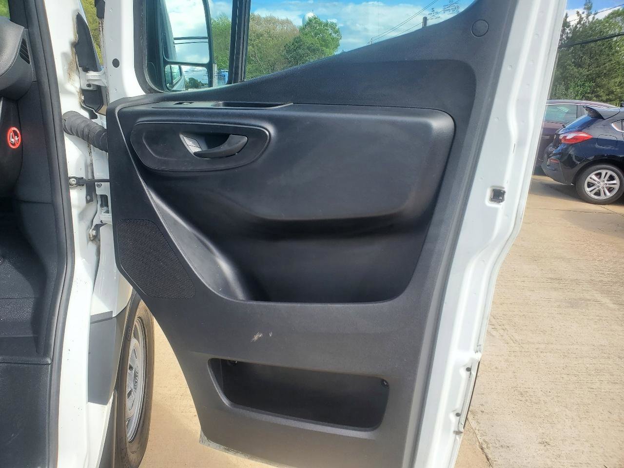 Used 2022 Mercedes-Benz Sprinter 1500 image 7