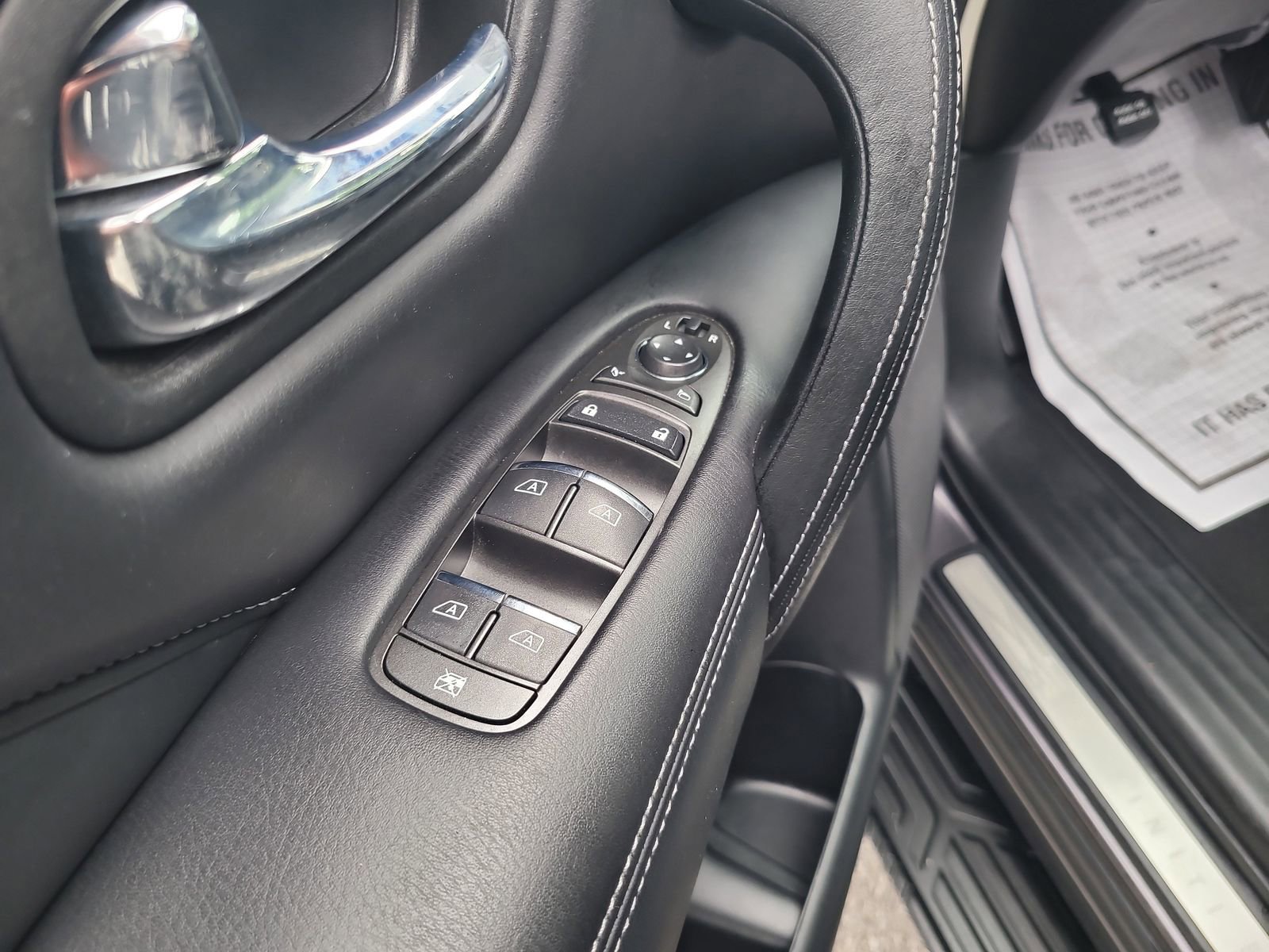 Used 2024 INFINITI QX80 Luxe AWD/4WD image 11