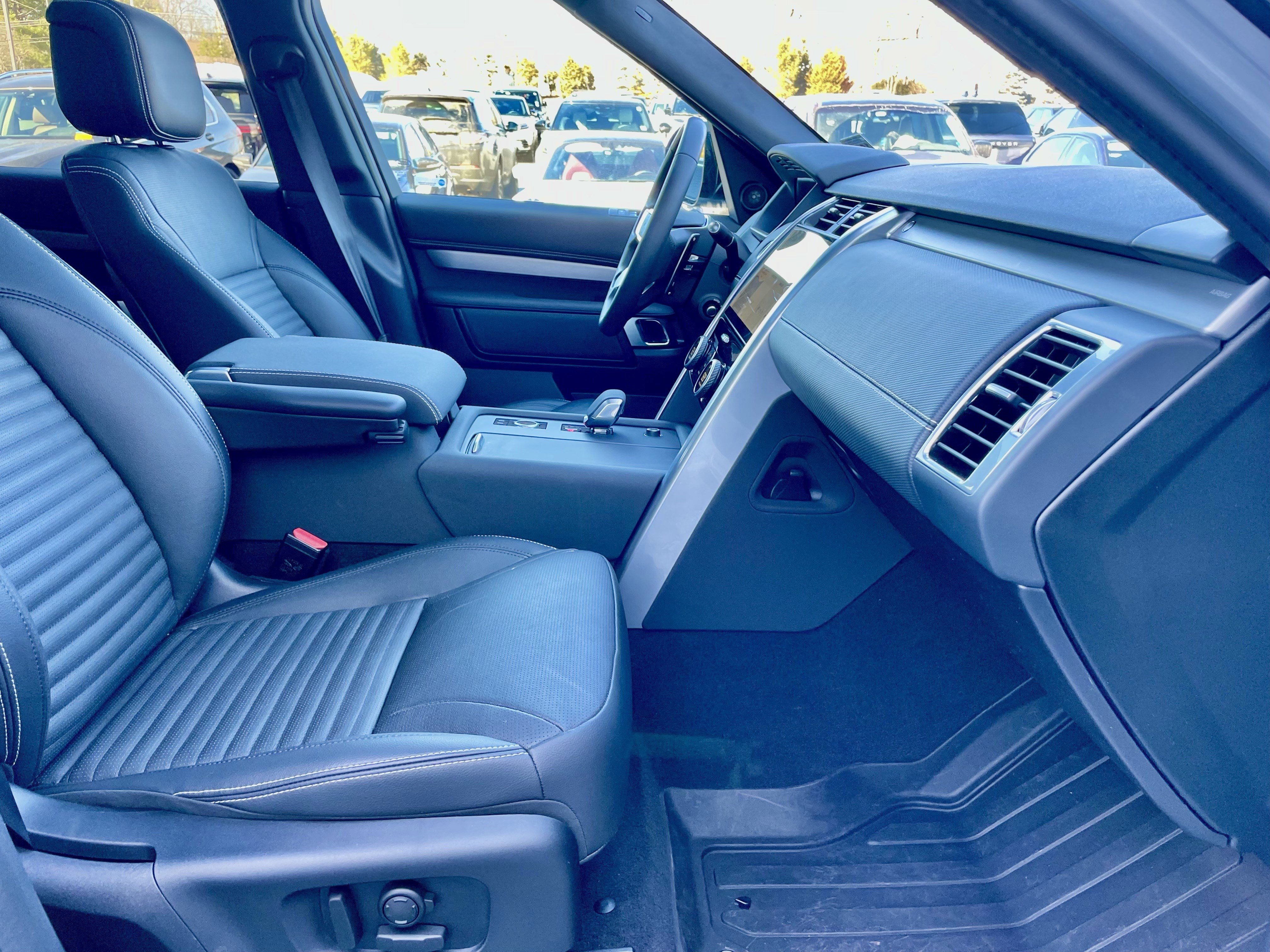 Certified 2024 Land Rover Discovery Dynamic SE image 15