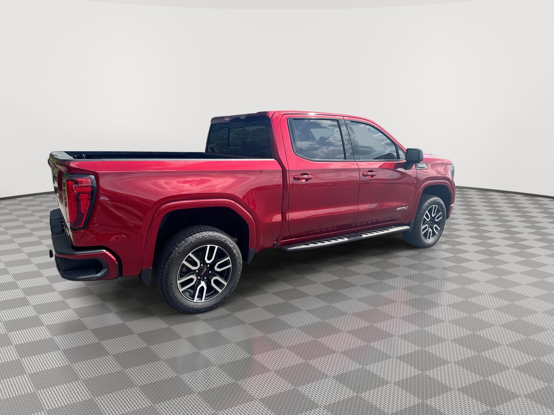 Used 2024 GMC Sierra 1500 AT4 w/ AT4 Premium Package AWD/4WD image 8
