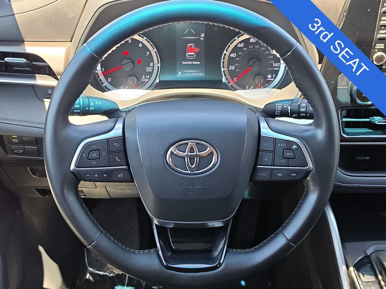 Used 2021 Toyota Highlander LE FWD image 19