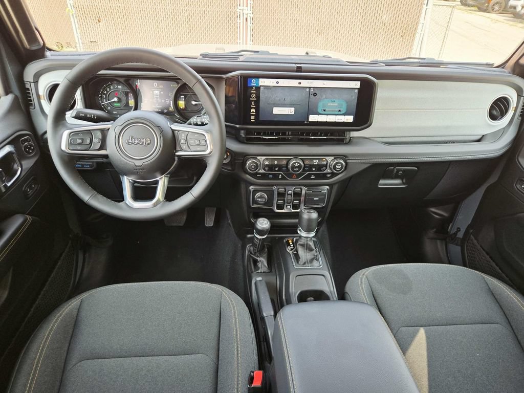 Certified 2025 Jeep Wrangler Unlimited Sahara AWD/4WD image 9