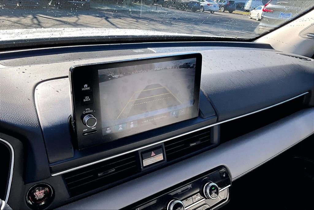 Used 2025 Honda Pilot Touring image 13