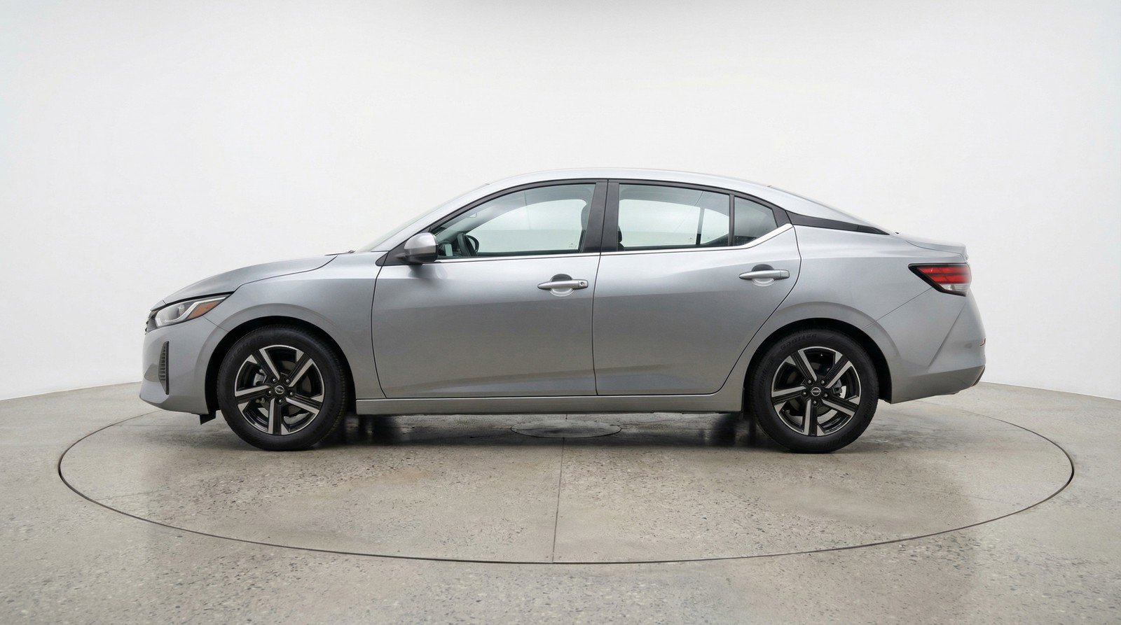 Used 2025 Nissan Sentra SV FWD image 5