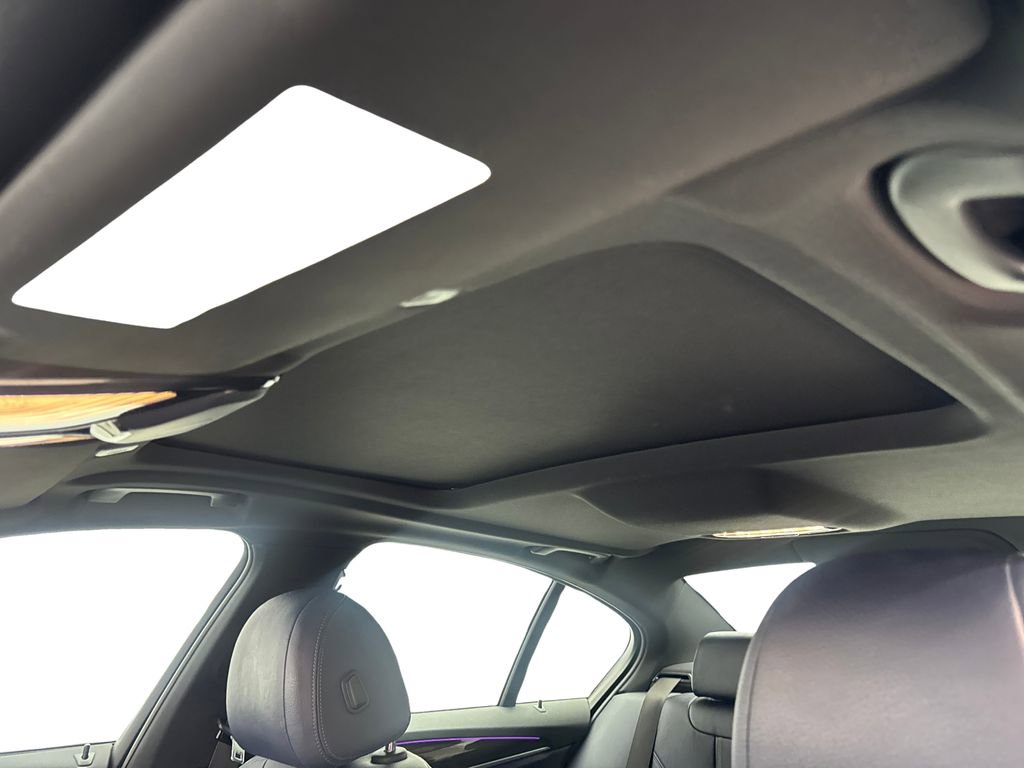 Used 2019 BMW 540i w/ Premium Package RWD image 73