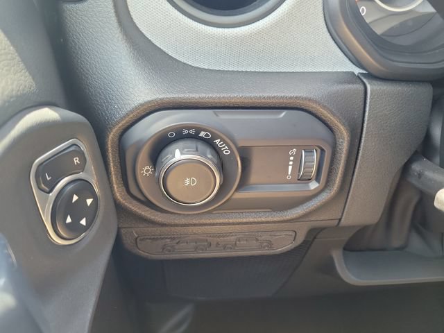Used 2025 Jeep Wrangler Unlimited Sport AWD/4WD image 21