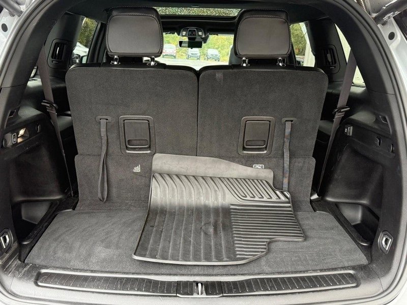 Used 2024 Jeep Grand Cherokee L Limited w/ Luxury Tech Group II image 5