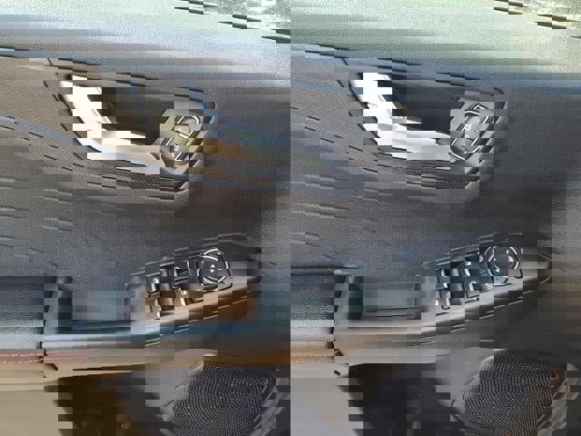 Used 2024 Ford Escape ST-Line image 18