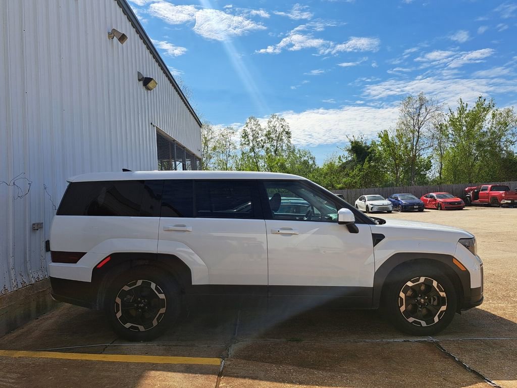 Used 2024 Hyundai Santa Fe SE image 3