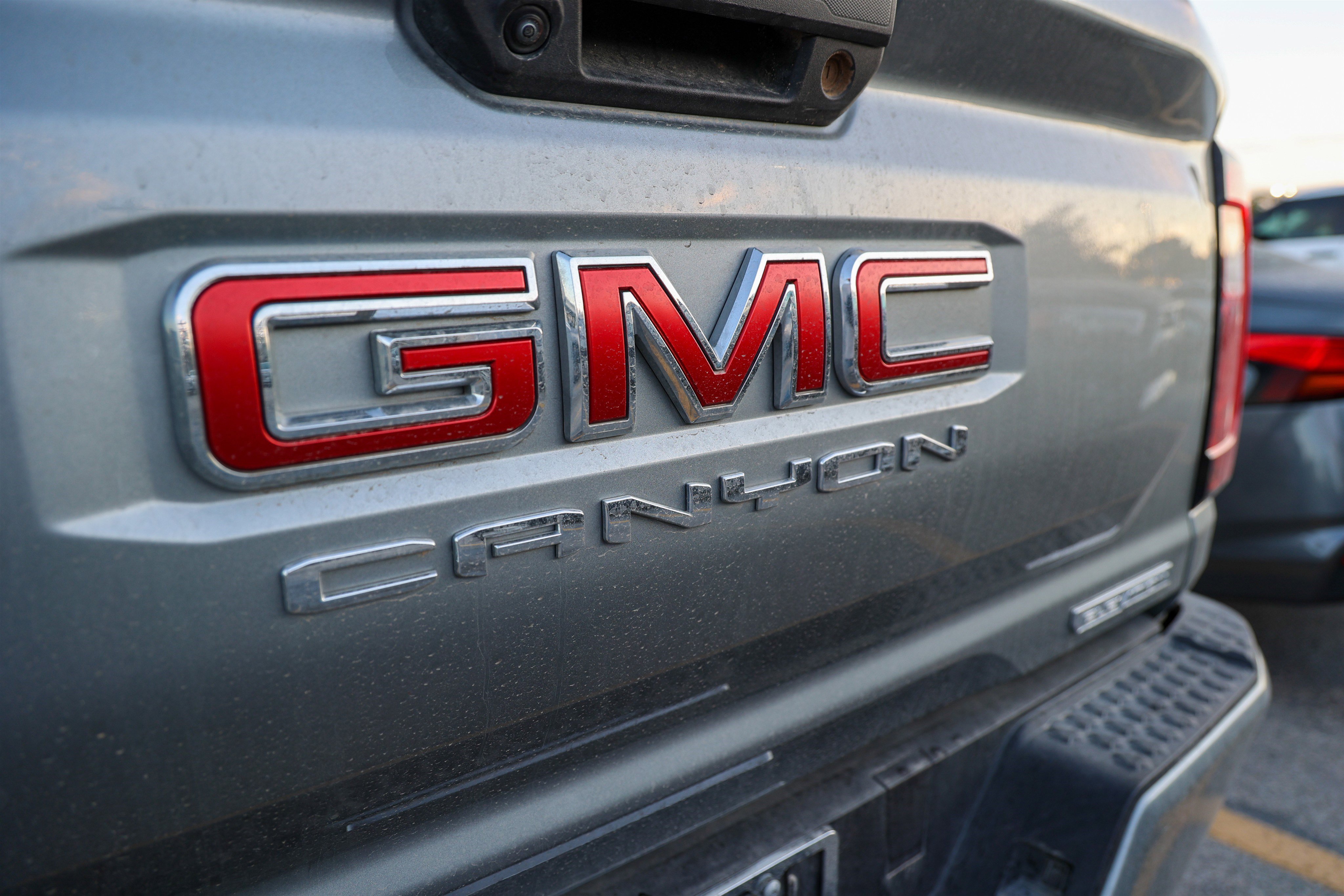 Used 2025 GMC Canyon Elevation w/ Convenience Package image 12