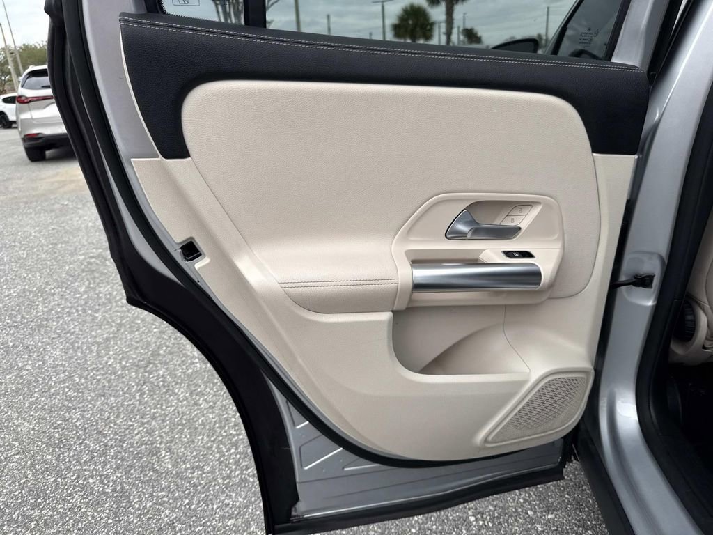 Used 2022 Mercedes-Benz GLA 250 image 12