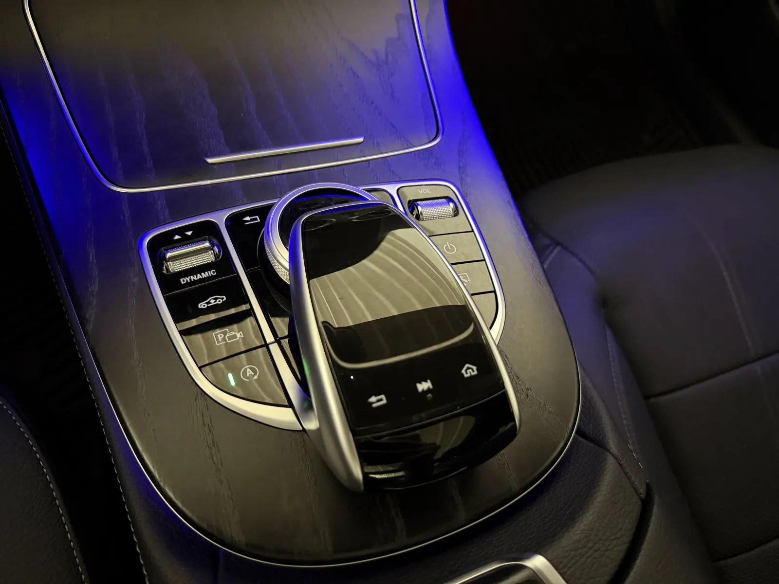 Used 2018 Mercedes-Benz E 300 4MATIC image 27